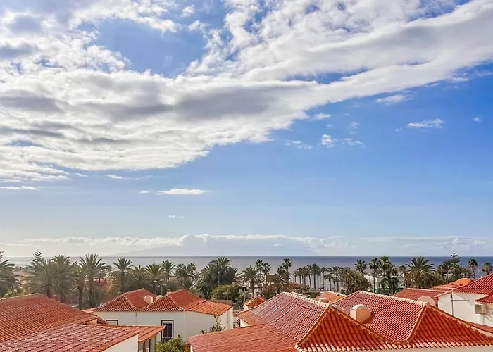 In Playa De Americas 1 *